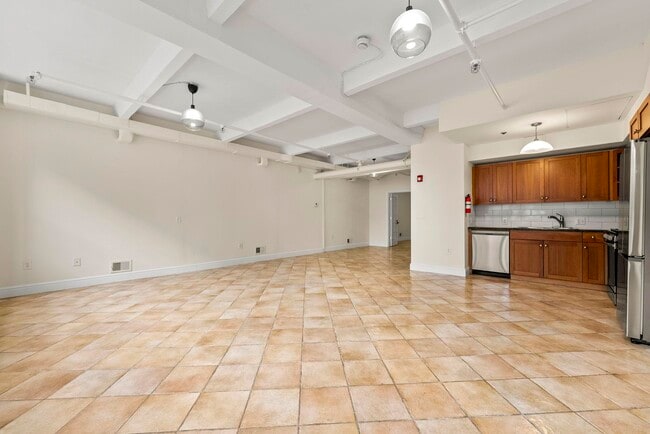Building Photo - 300 Communipaw Ave Unit 4