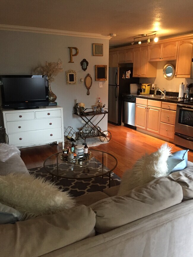 Photo - 558 N Washington St Unit 203