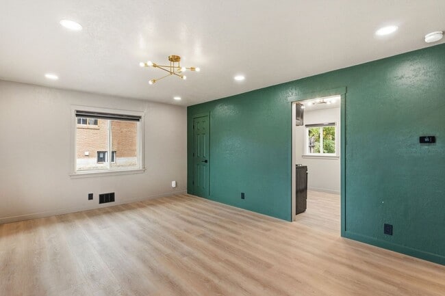 Photo - 405 Wilhelmia Ave
