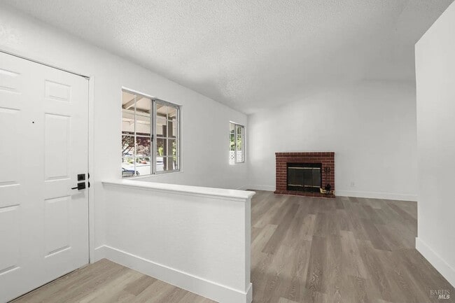 Photo - 567 Shannon Dr