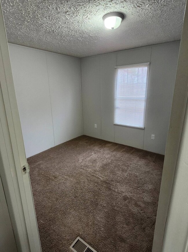 Photo - 65 Kimberly Ln