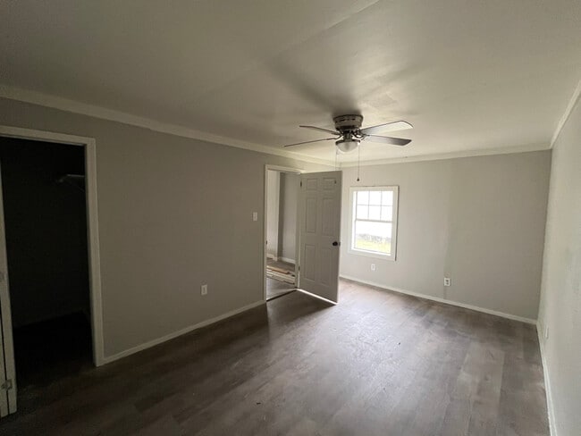 Photo - 811 Solomon Ave