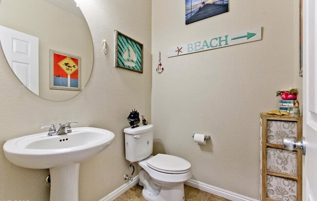 Photo - 945 Spiracle Ave