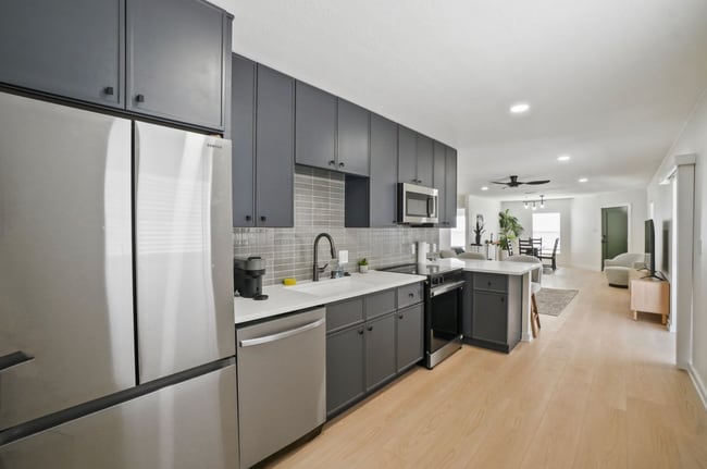 Photo - 2125 W Cypress St