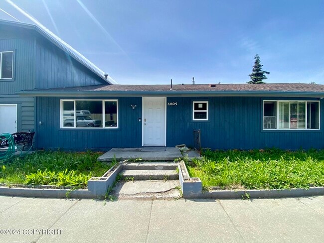 Building Photo - 4504 Juneau St Unit 4504