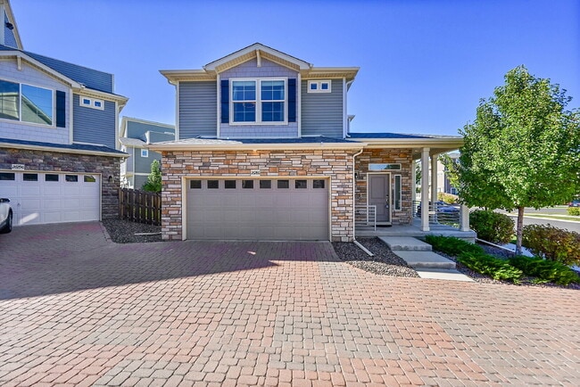 Building Photo - $2,595.00, 2-bed, 2.5-bath located in Aurora.