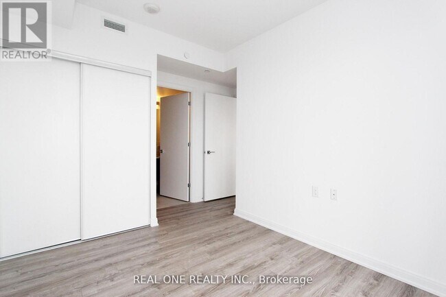 Photo - 42 Charles St E Unit 3903