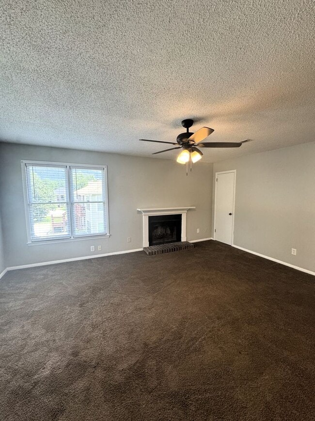 Photo - Move In Special: 1/2 Off 1st Month's Rent!! Unit C