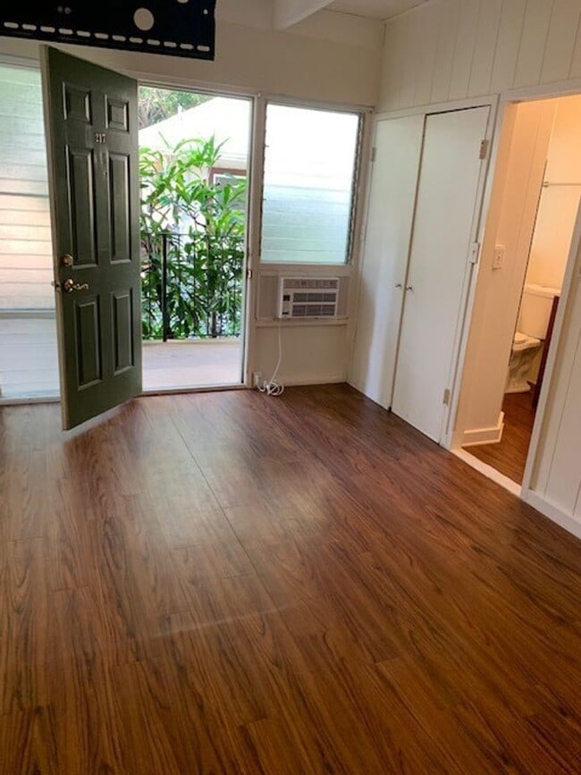 Photo - Waikiki Studio Unit - Electric, Water & Sewer included - Avail now!