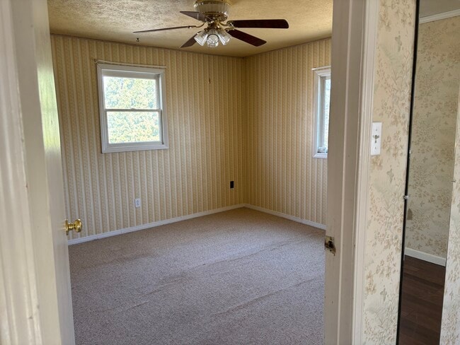 Segundo dormitorio - 4872 Byron Dr Unidad Upstairs