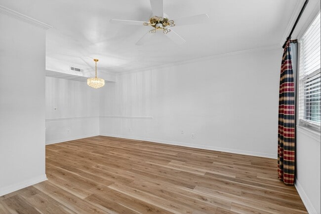 Photo - Spacious & Exciting Townhome style Condo