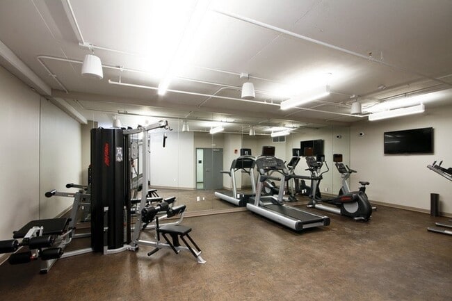 Building Photo - 427 E Ohio St Unit 204