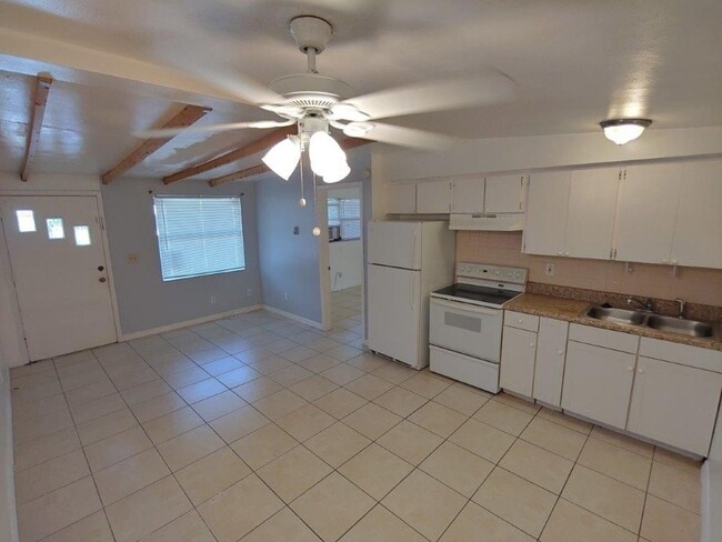 Photo - 4722-4724 Kennedy Unit 4722 Kennedy