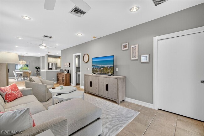 Photo - 740 5th Ave N