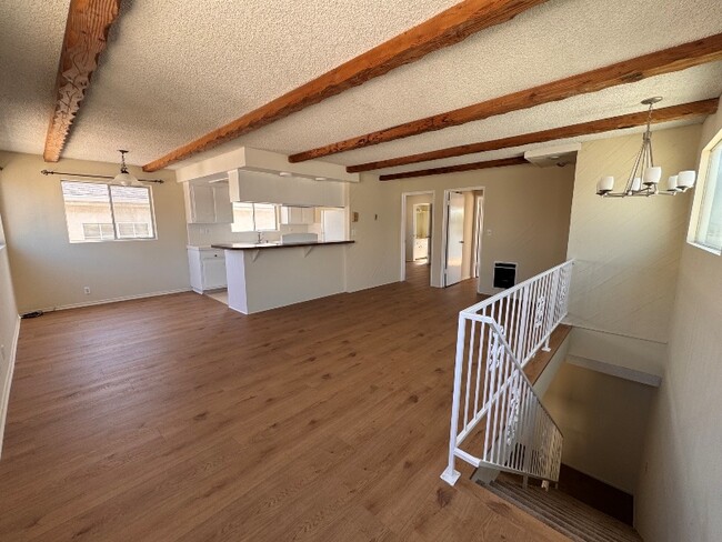320 23rd Pl Unidad upper