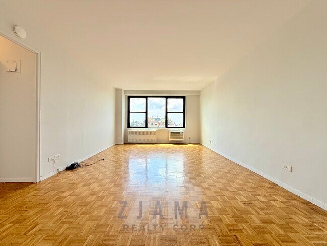 160 Parkside Ave