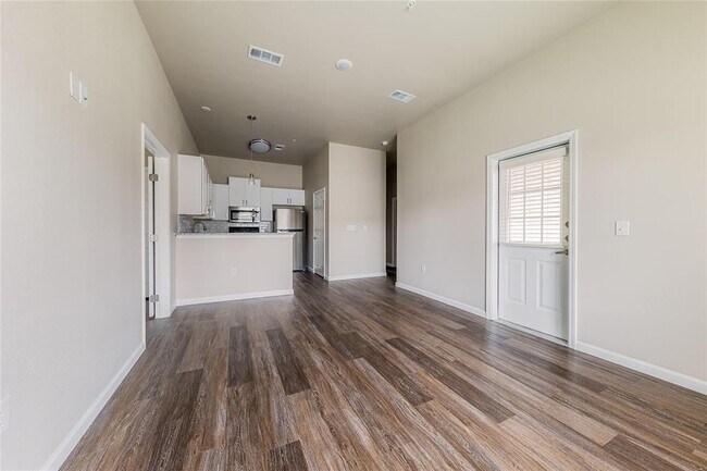 Photo - 501 Horseshoe Dr