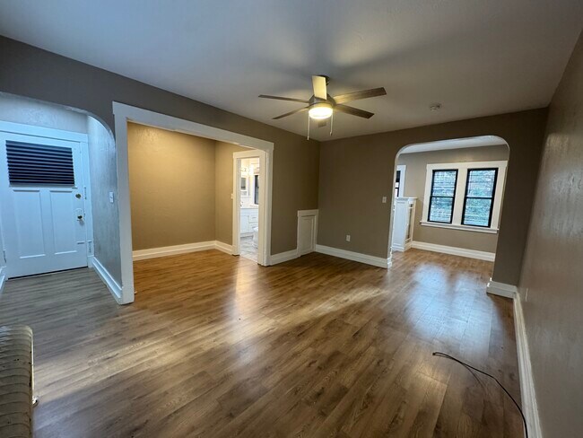 Photo - 2816 Broadway Ave Unidad I