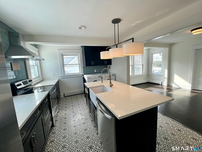 Photo - 29 Washington Ave Unit B