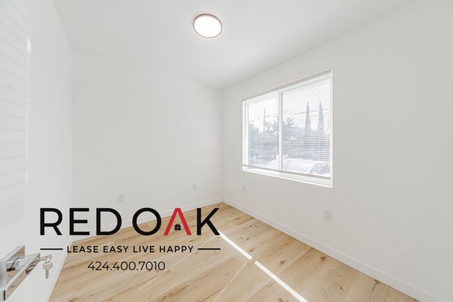 Photo - 211 1/2 W 47th St Unit 211 1/2