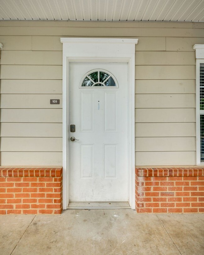 Photo - 2008 Millenium Pl Unit 109