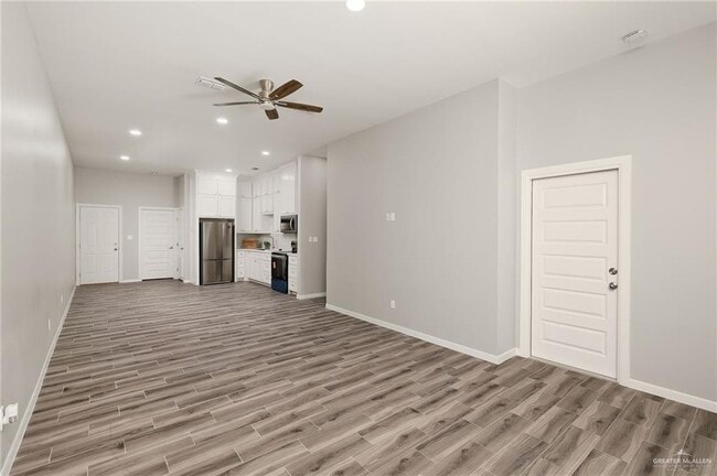 704 W 25th St