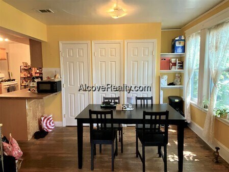 Photo - 223 Summer St Unidad 3R