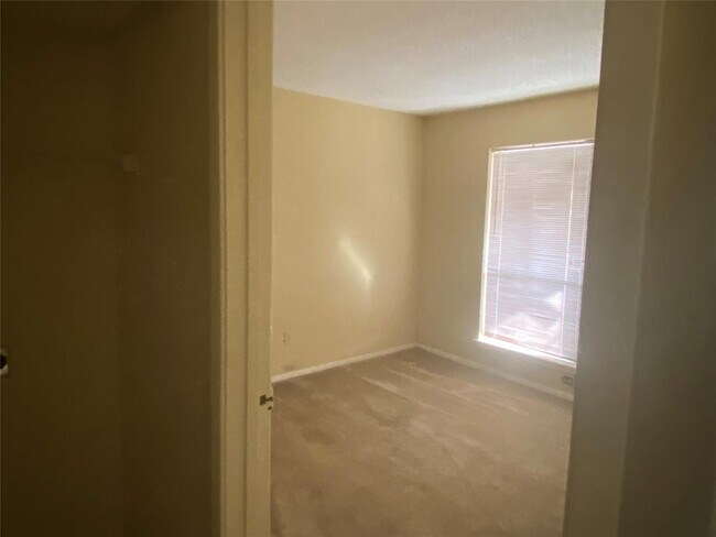 Photo - 9565 Pagewood Ln