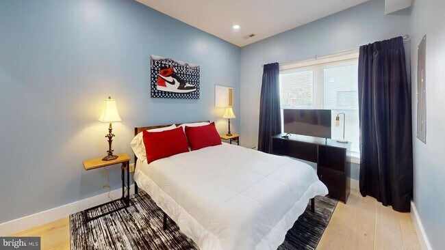 Photo - 927 Kennedy St NW Unit 303