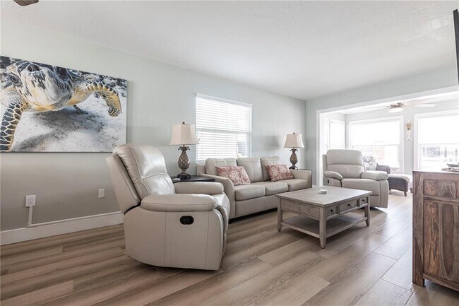 Photo - 6020 Midnight Pass Rd