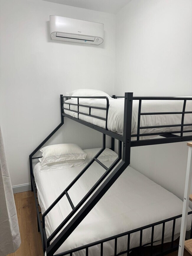 Photo - 1384 Ridge Ave Unit ID1314968P