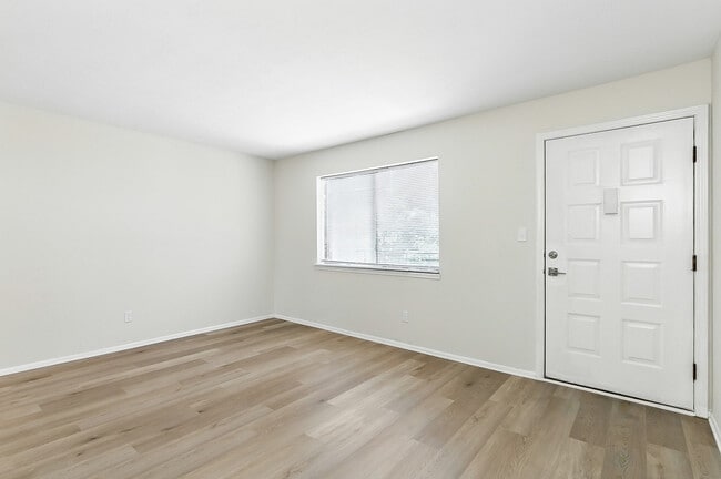 Brook - Living Room - Boulder Creek Apartments