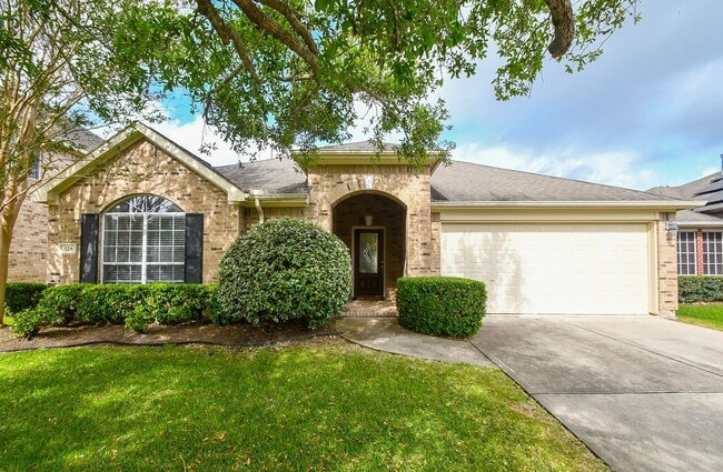 Photo - 128 Emerald Loch Ln
