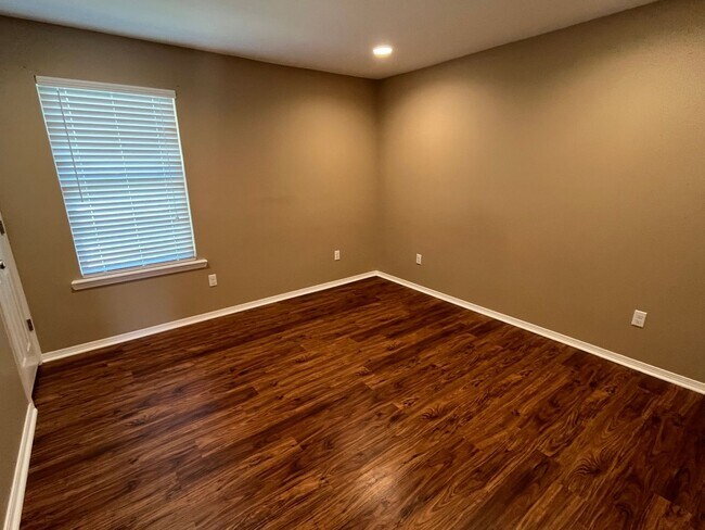 Photo - 808 S Knoxville Ave Unidad A