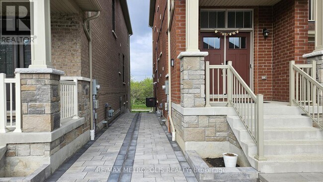 Photo - 99 Bremner St