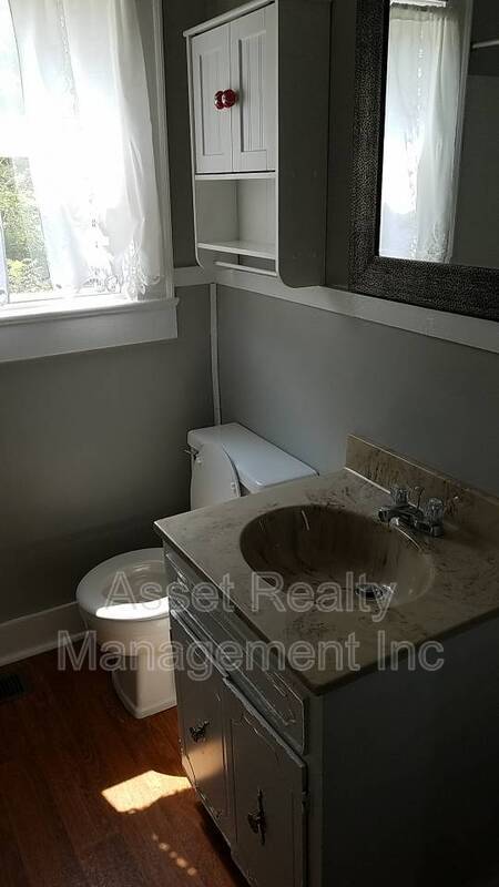 1208 Tipton Station Rd