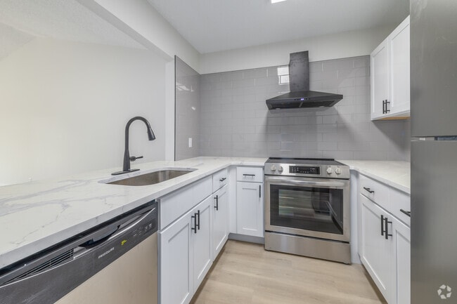 3BR, 2BA - 1,145SF - Kitchen