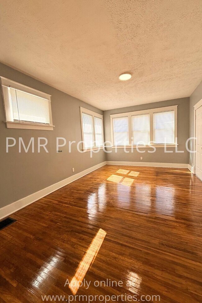 Photo - 4 Bedrooms / 1.5 Bathrooms House