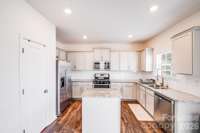 Photo - 7411 Foxgate Cir