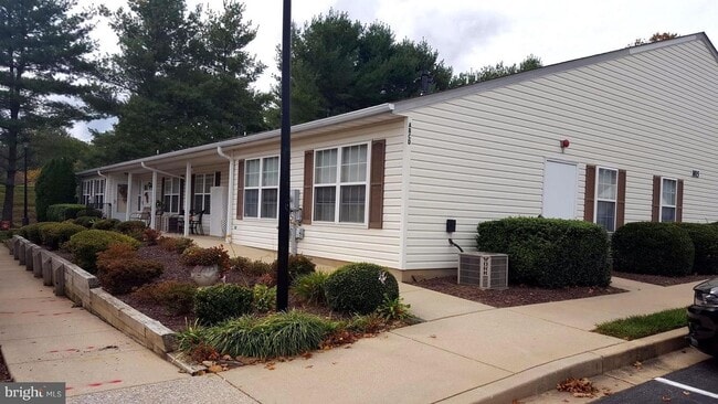 Building Photo - 1830 Vincenza Dr Unit B Rental