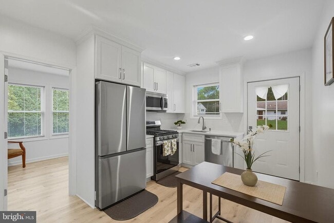 Photo - 5206 Gilpin Dr