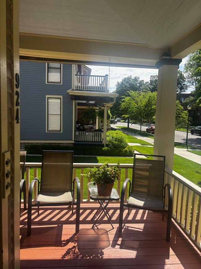 Photo - 924 W Wayne St Unidad 924-3