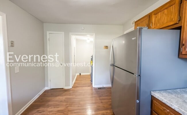 3 Bed/2 Bath Home with Fenced Yard / Vouchers Accepted / Available Now!