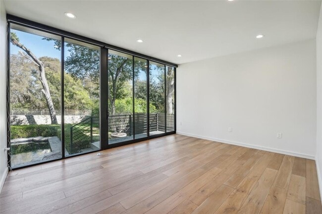 Photo - 3927 Balcones Dr