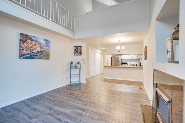 Photo - Natural Light Filled 2bd/2bth Loft Condo in Crown Hill, $2,550/mo. Unidad 203