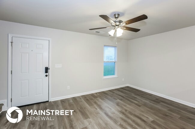 Photo - 520 Woodington Ln