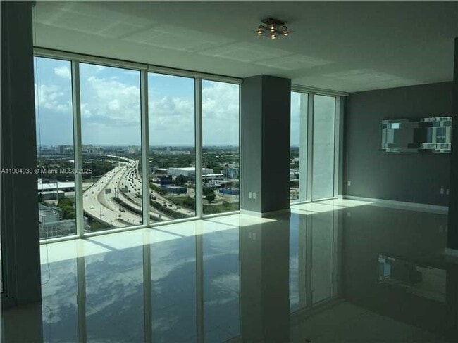 Photo - 1040 Biscayne Blvd Unidad 1707