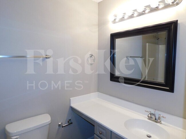 Photo - 4040 Oglesby Rd