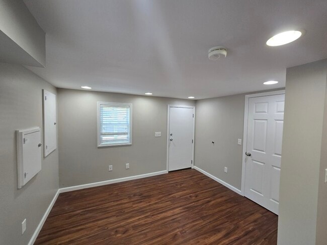 Photo - 4094 University Dr Unit B