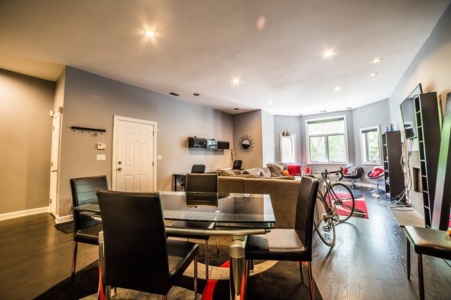 Photo - 2629 N Ashland Ave Unit 2A